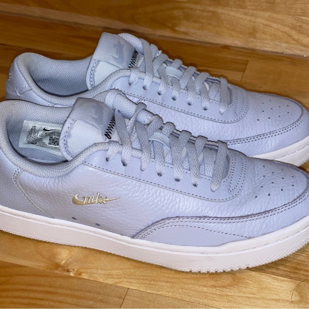 Custom color Nike low top sneakers